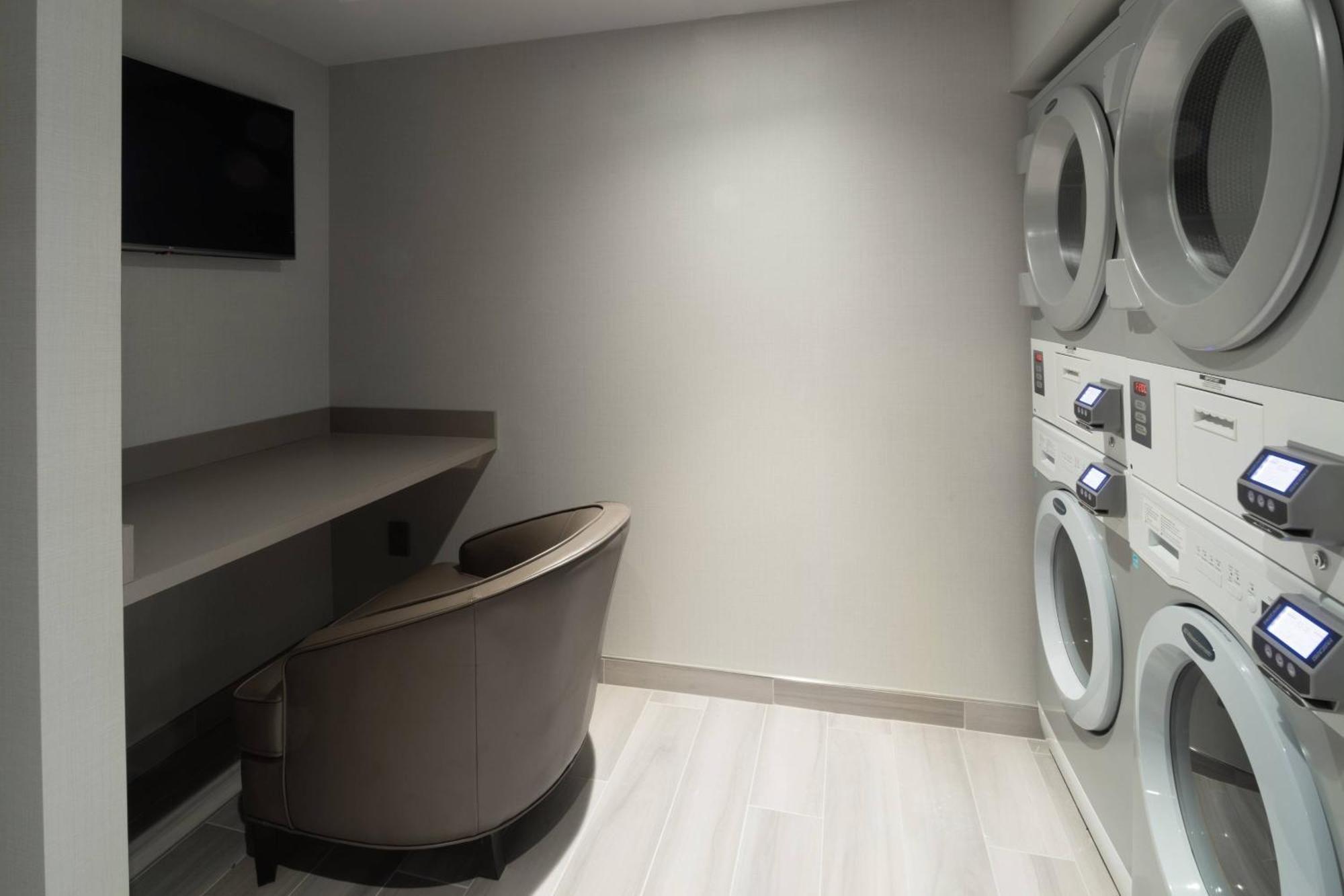 Fairfield Inn & Suites By Marriott Boston Waltham Extérieur photo