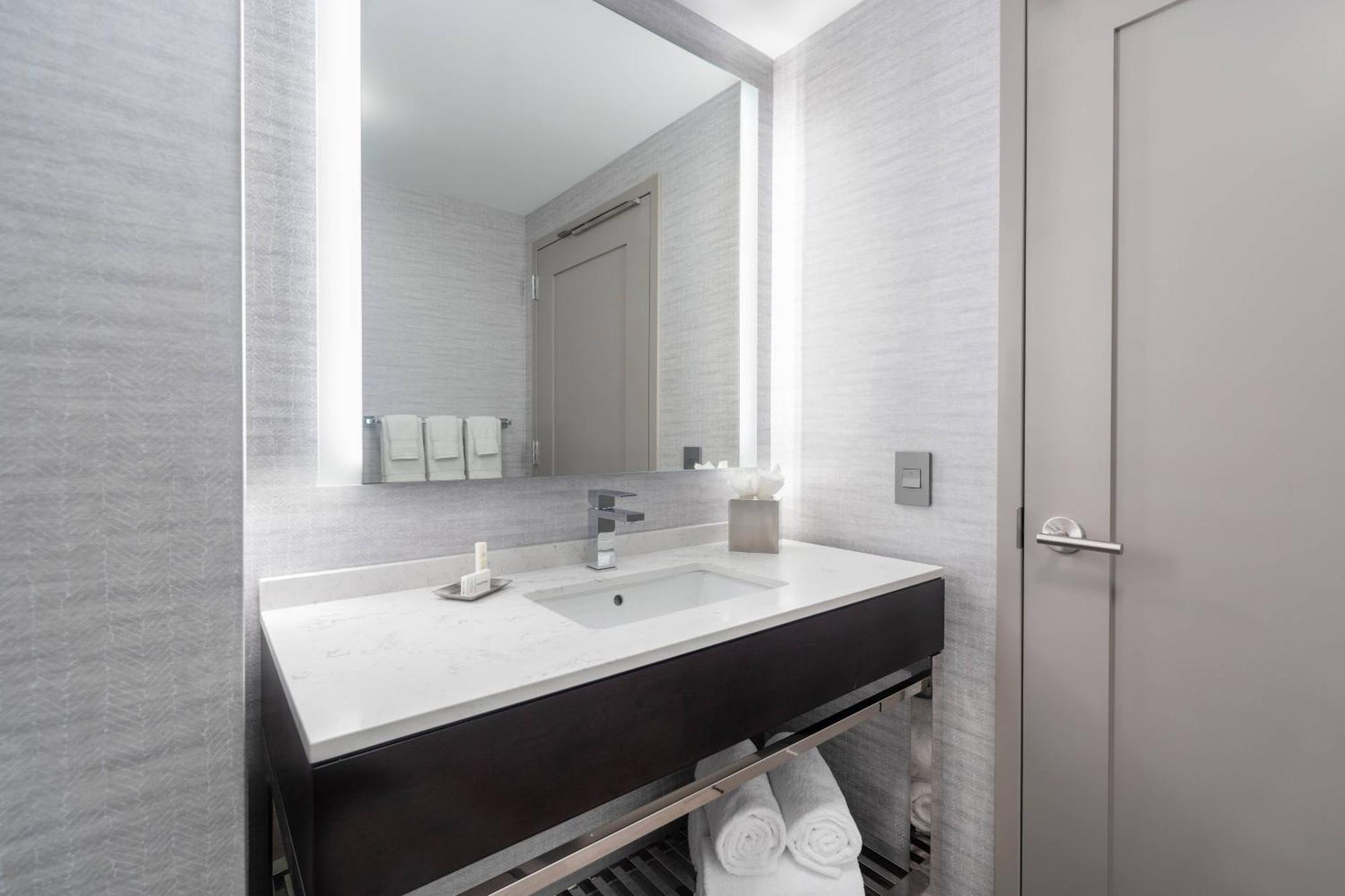 Fairfield Inn & Suites By Marriott Boston Waltham Extérieur photo